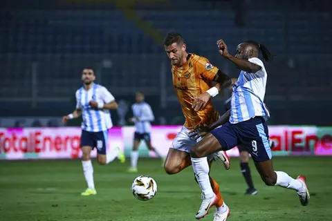  الصدارة ما زالت مشتركة.. بيراميدز يجبر نهضة بركان على التعادل في دوري أبطال أفريقيا 
